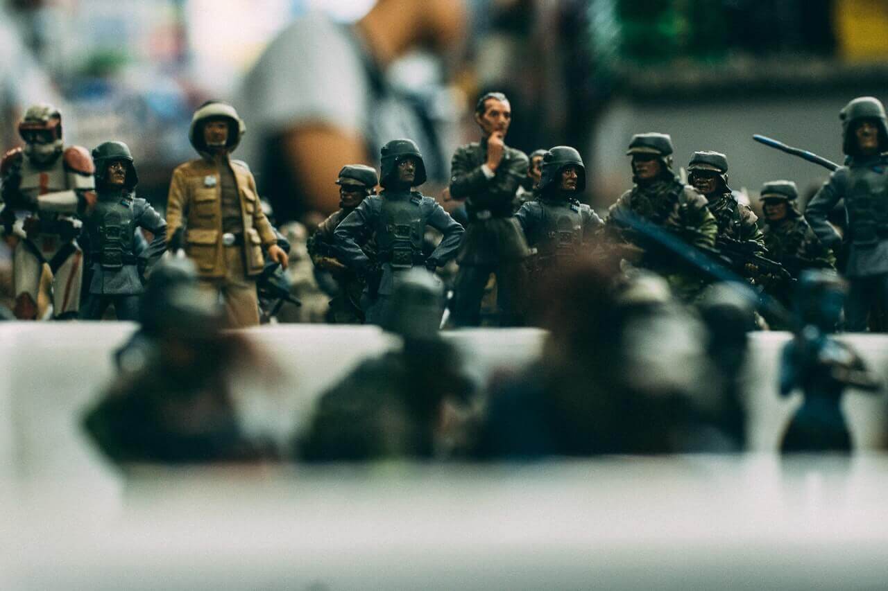 camouflage figures